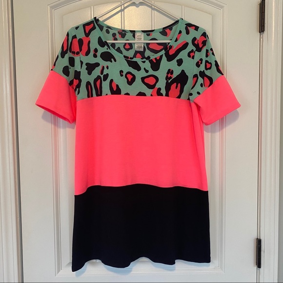 Tops - Animal Print Color Block Short Sleeve Top Large